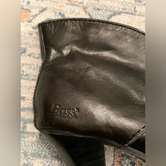 G.H. Bass & Co. black leather booties. Size 6. Excellent condition. - Picture 2 of 6
